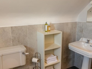 King Size Ensuite Bedroom (upstairs)